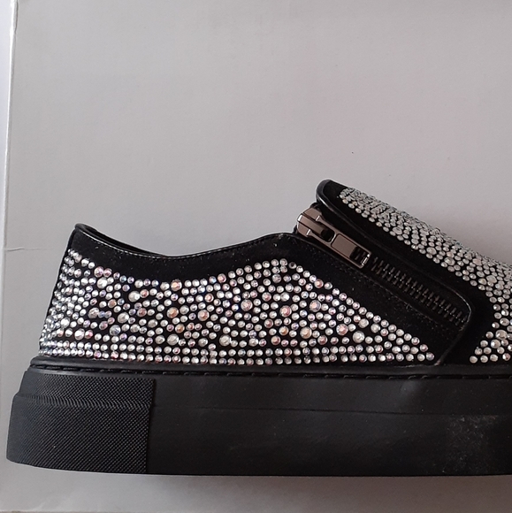 🔥Best Seller🔥 Steve Madden Slip-ons Size 8. - Picture 5 of 10